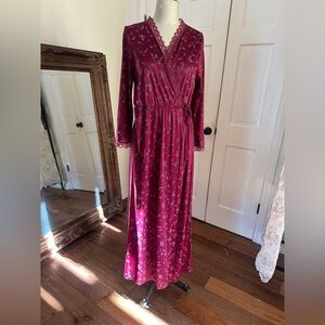 Elegant Vintage Burgundy Wrap Robe